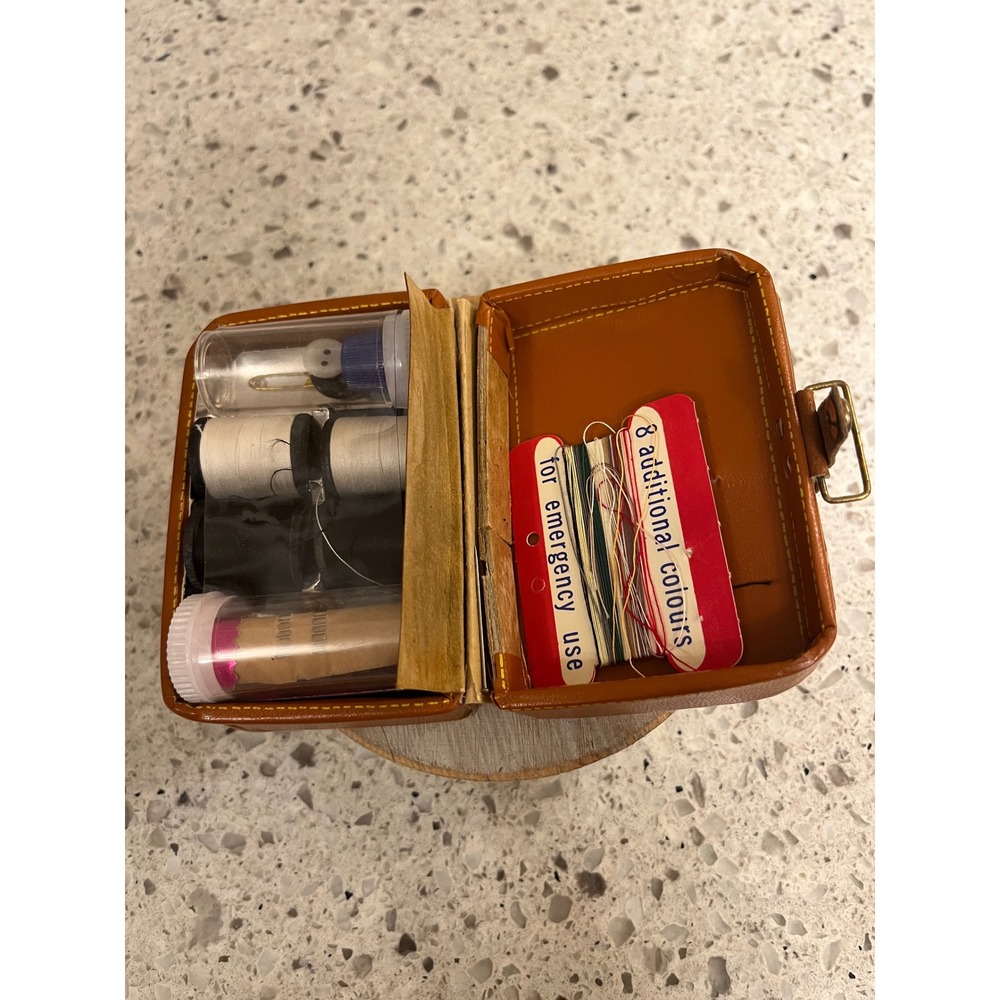 Vintage Rapid City South Dakota Travel Sewing Kit Mini Suitcase Handmade Canada - Picture 3 of 7